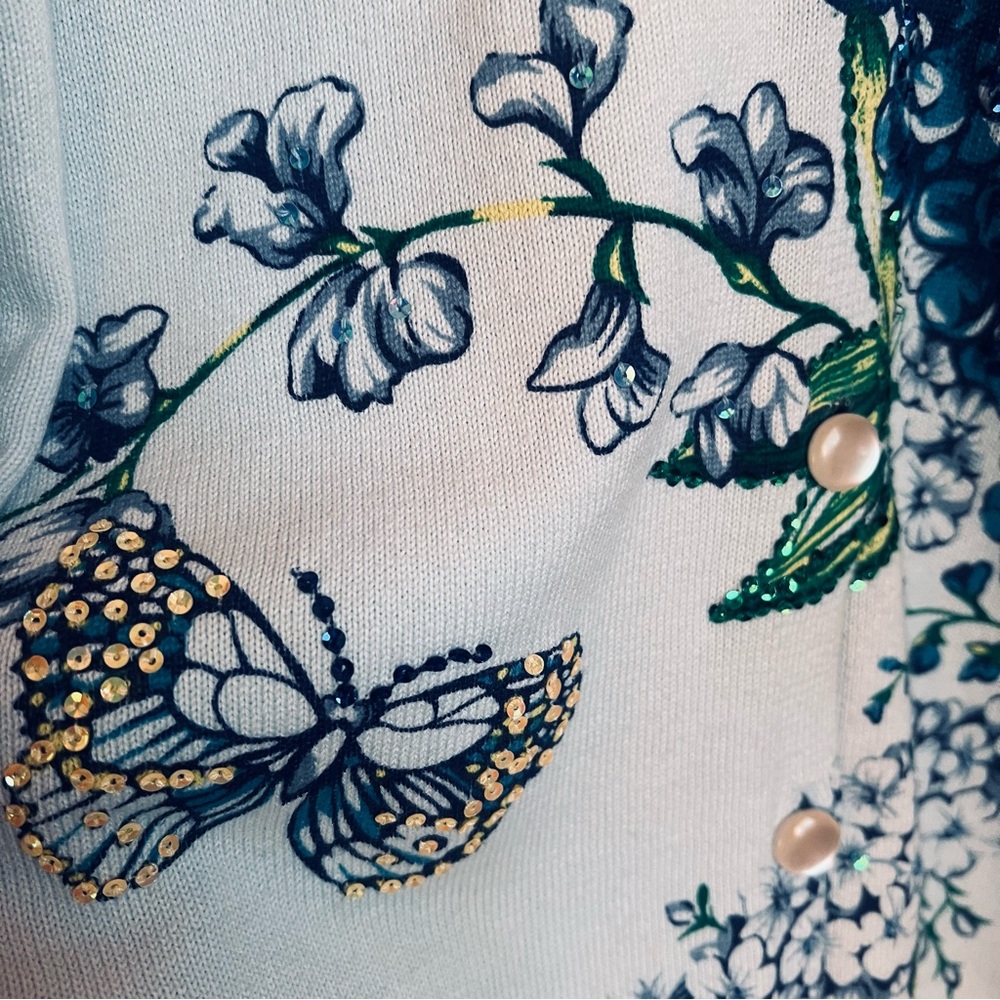 ♦️ 🦋 Baby blue butterfly flower sequin spring cardigan large Diane’s essentials - Picture 2 of 9